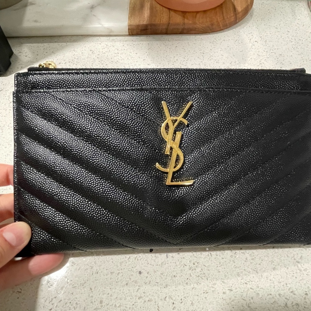YSL Pouch Monogramme - Picture 2 of 5